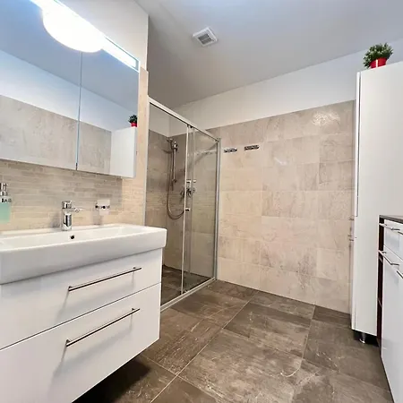 Manhattan S Terasou V Centre Mesta