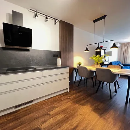 Manhattan S Terasou V Centre Mesta Trenčín